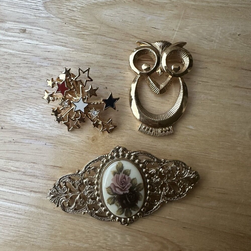 VTG Avon Brooches Hat Pin Gold Tone Metal Owl Victorian Floral Stars Set Of 3
